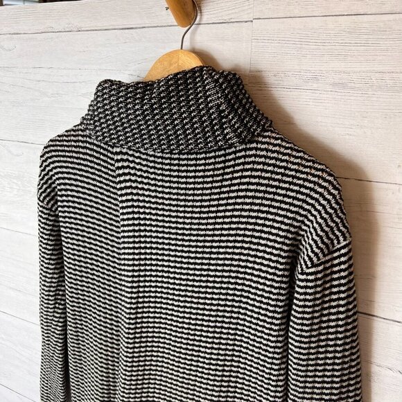 Cabi Sweater Womens Size XXS Black & White Stripe Split Front & Back Turtle Neck - Picture 14 of 16